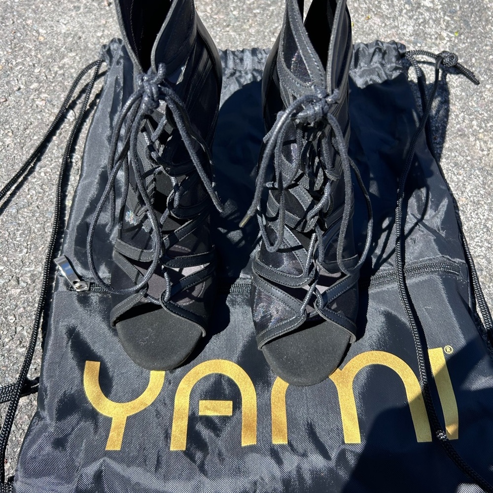 YAMI Maribell Black 3.5in Stiletto